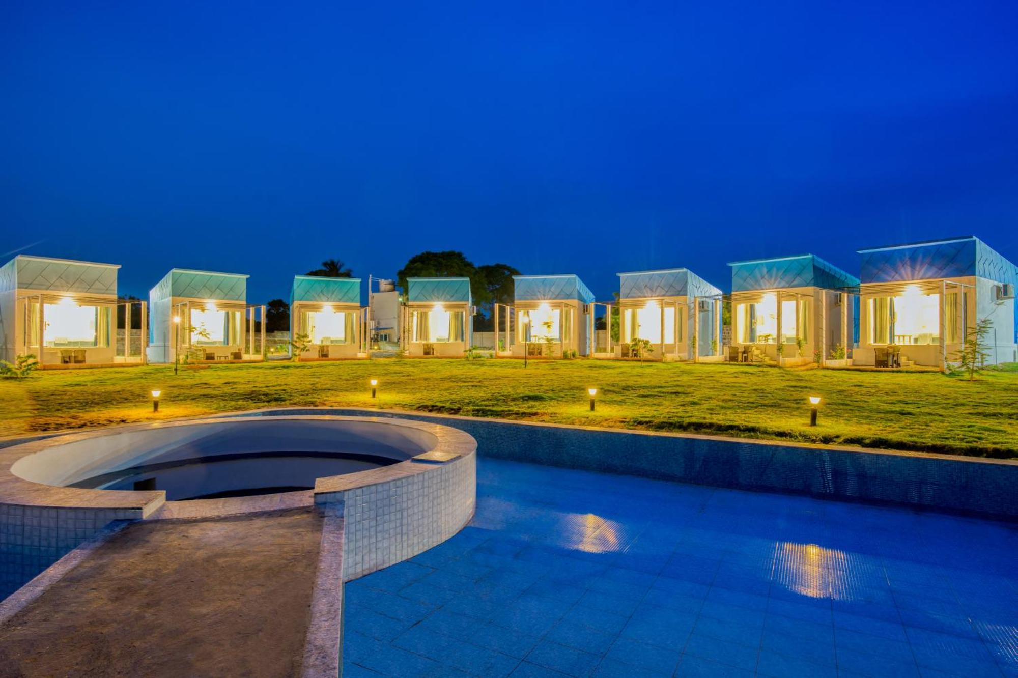Seaborne Beach Resort Ауровиль Экстерьер фото