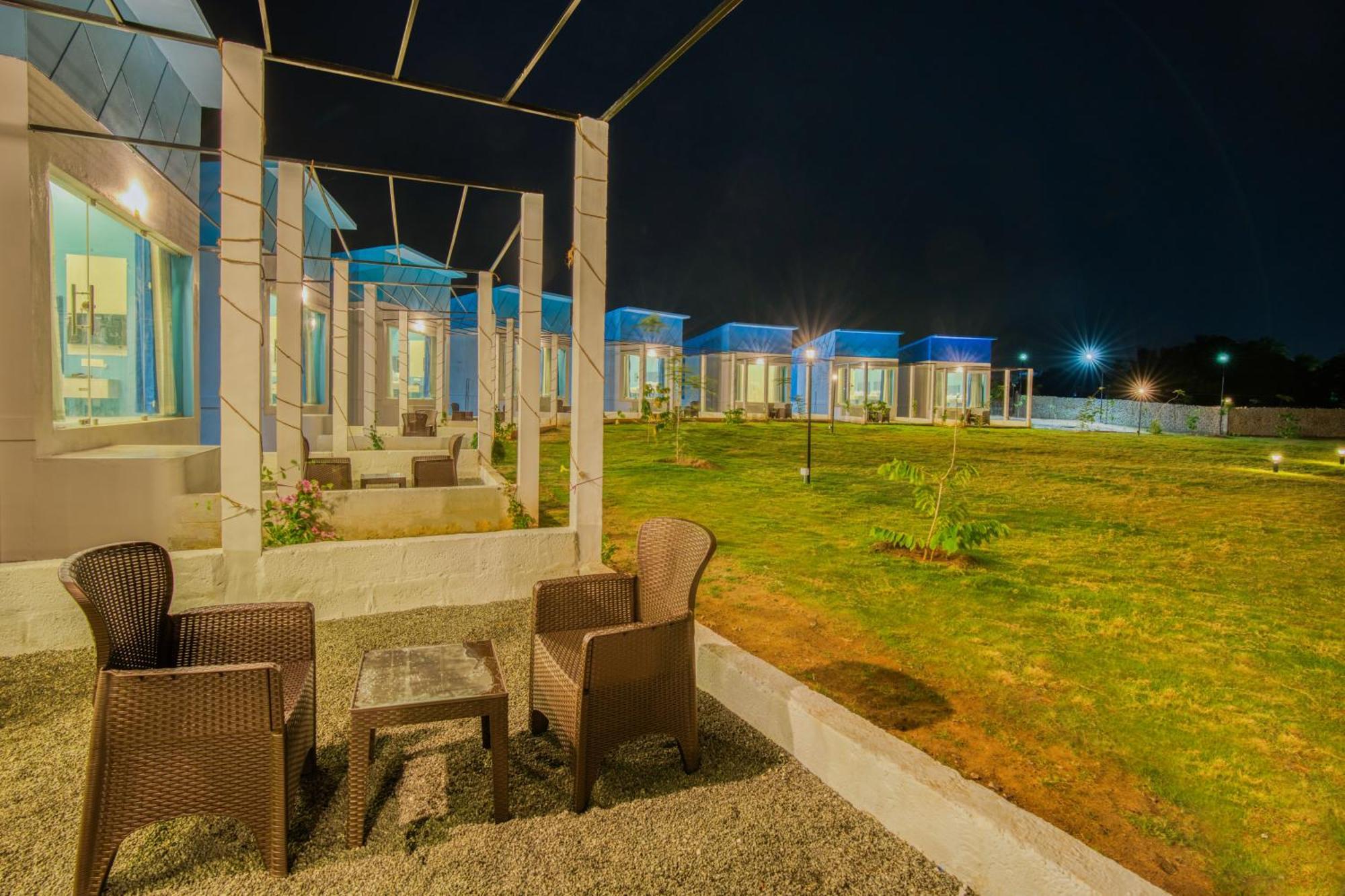 Seaborne Beach Resort Ауровиль Экстерьер фото