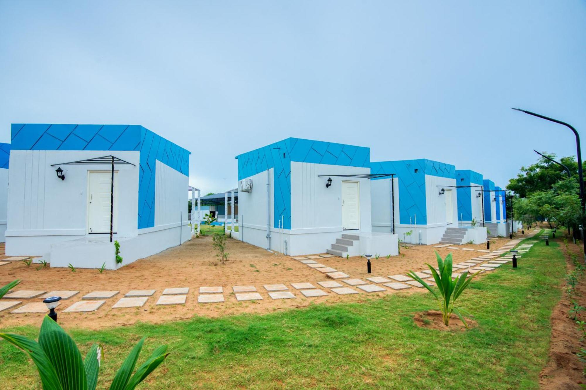 Seaborne Beach Resort Ауровиль Экстерьер фото