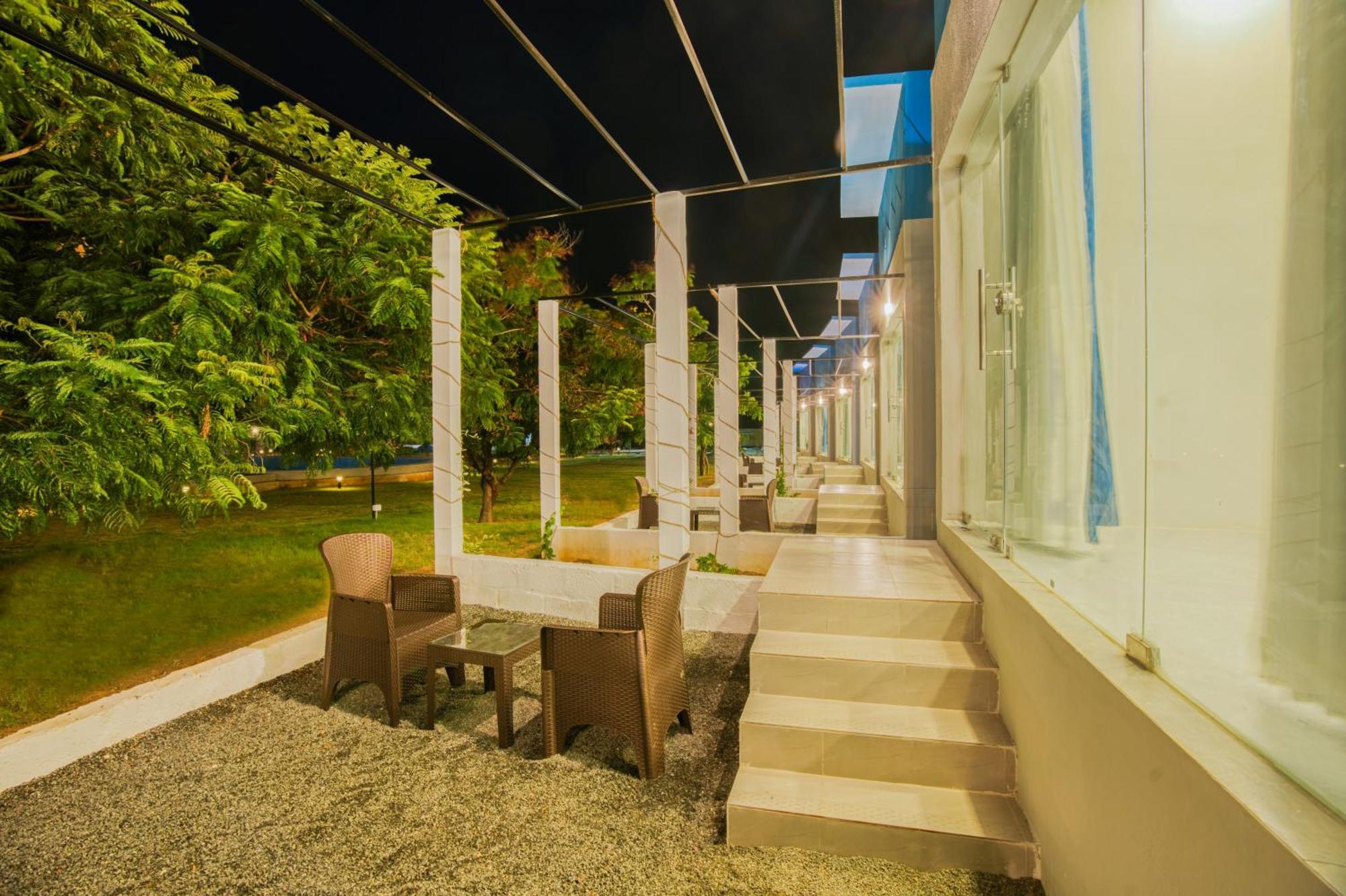 Seaborne Beach Resort Ауровиль Экстерьер фото