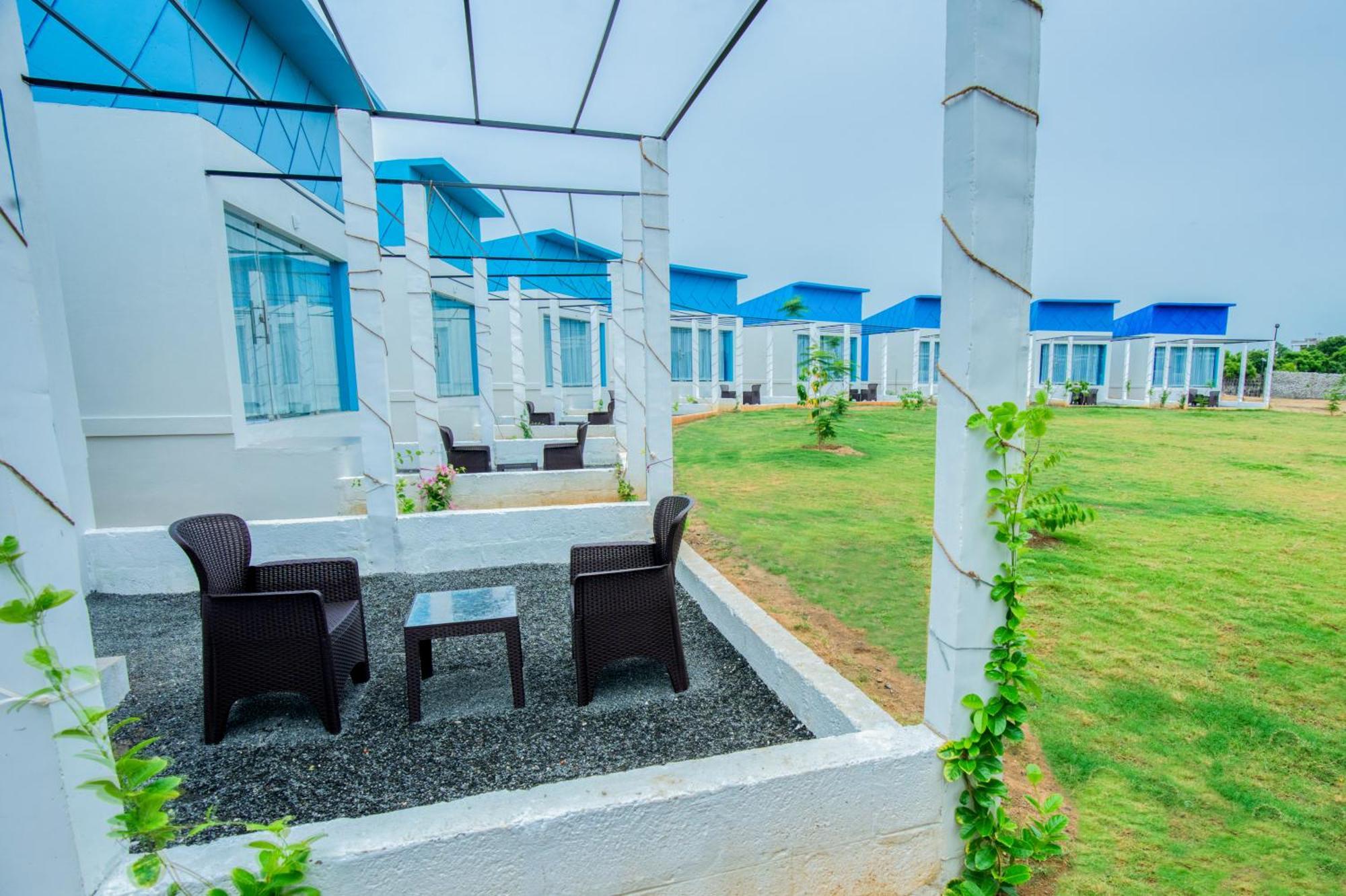 Seaborne Beach Resort Ауровиль Экстерьер фото