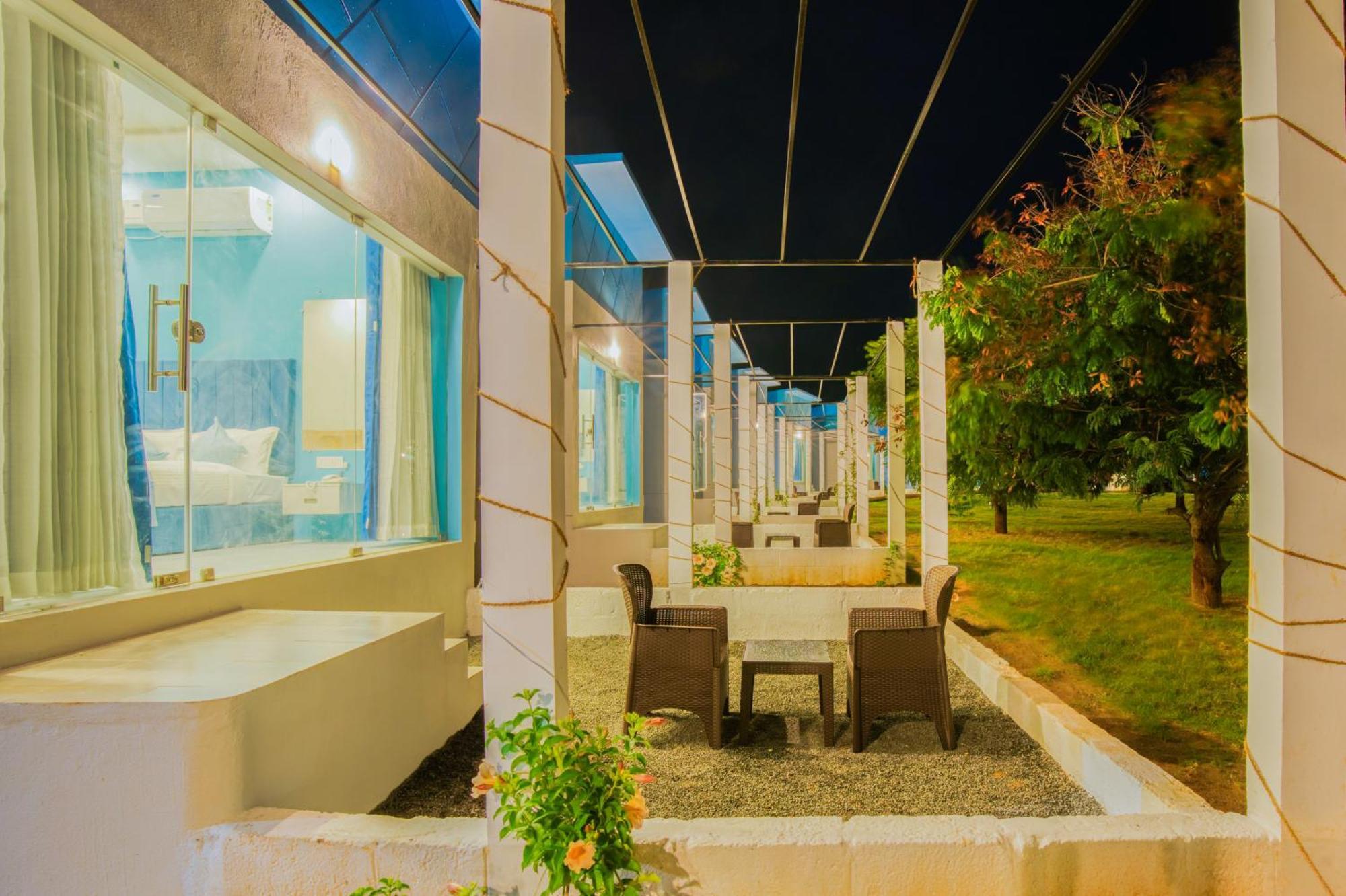 Seaborne Beach Resort Ауровиль Экстерьер фото