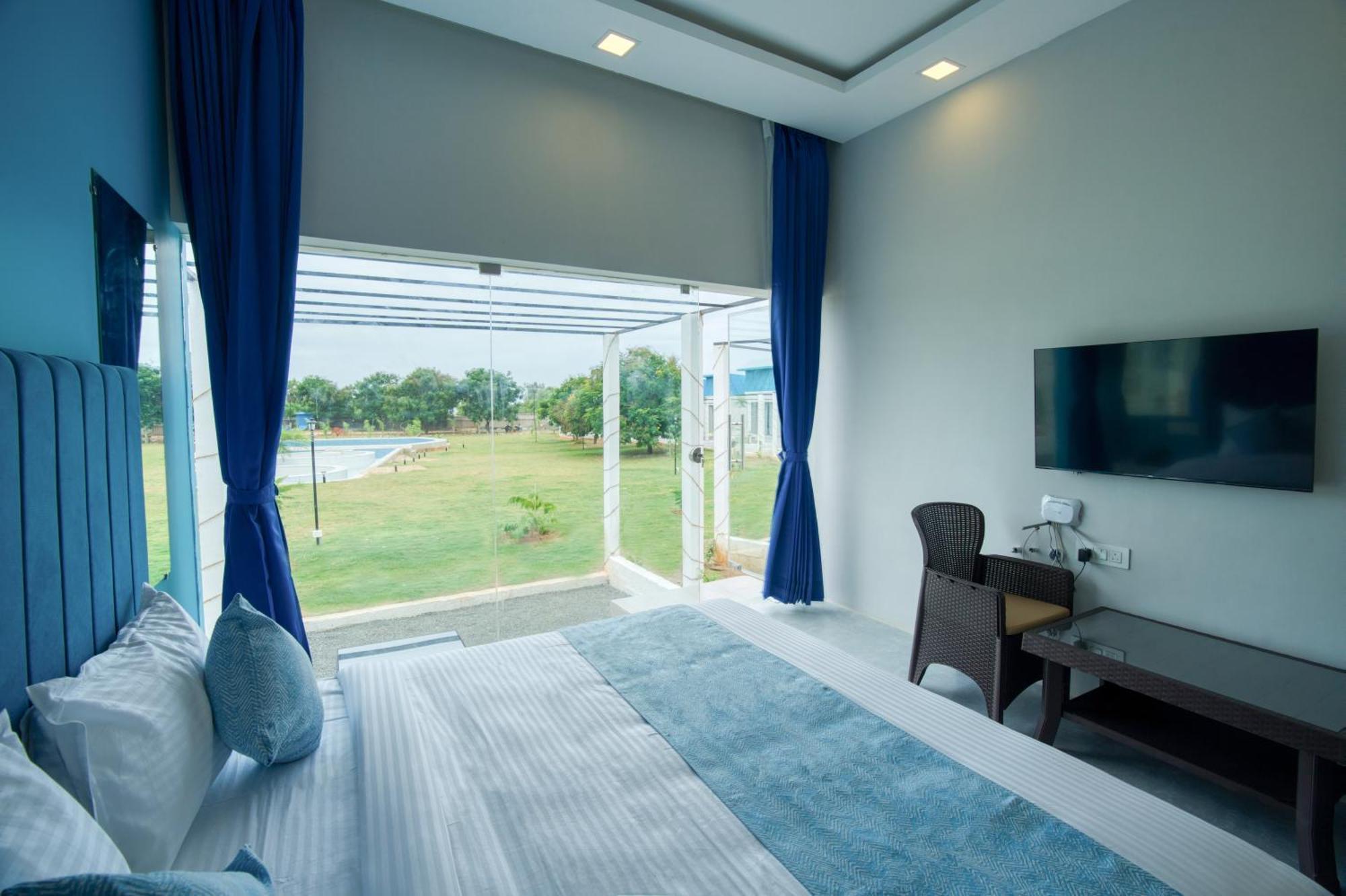 Seaborne Beach Resort Ауровиль Экстерьер фото