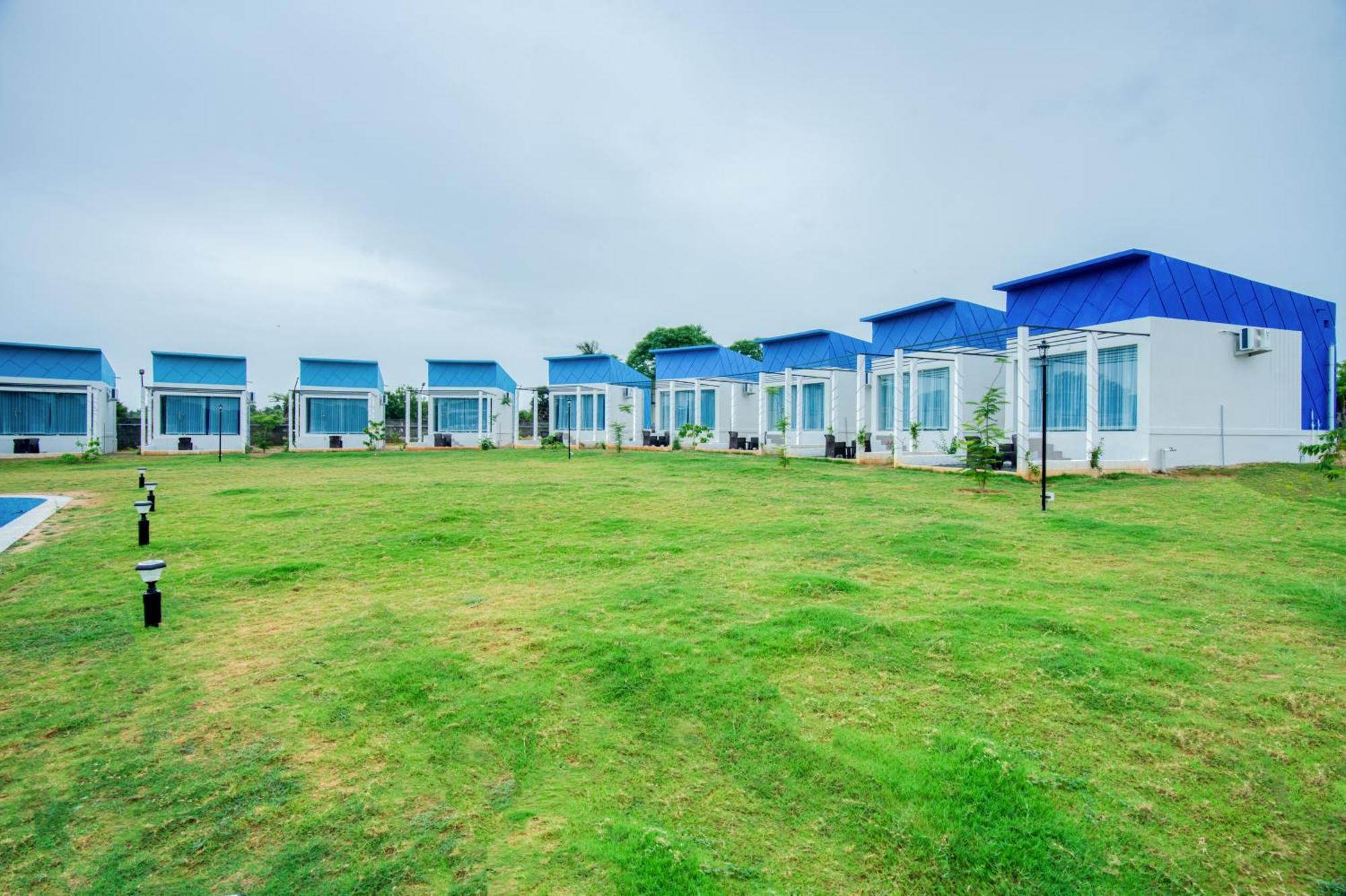 Seaborne Beach Resort Ауровиль Экстерьер фото